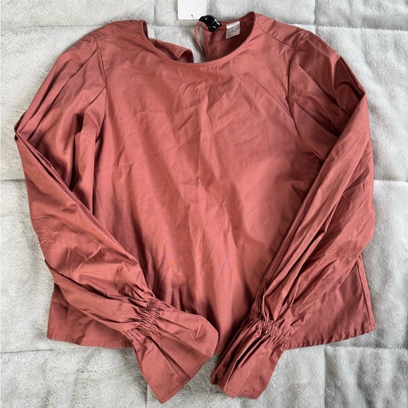 Old Navy Tops - ⚠️Old Navy Long Sleeve Blouse⚠️